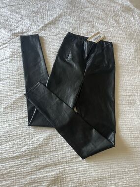 NWT Wilfred Free Aritzia Faux Leather Leggings Small Black Daria Vegan Pants